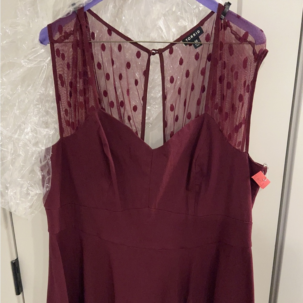 Torrid sz 16 burgundy dress with lace shoulders and neckline